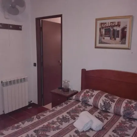Guest house Residencia Donamaria *